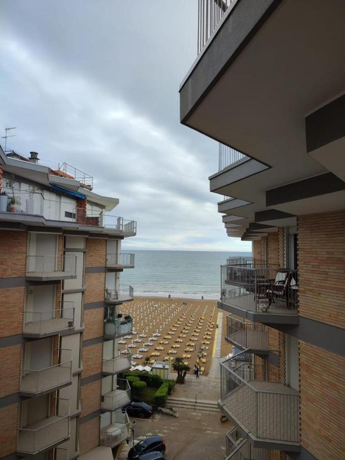 Residence Centro Commerciale - Walterigato Apartments Solo Per Famiglie 리도 디 예솔로 외부 사진